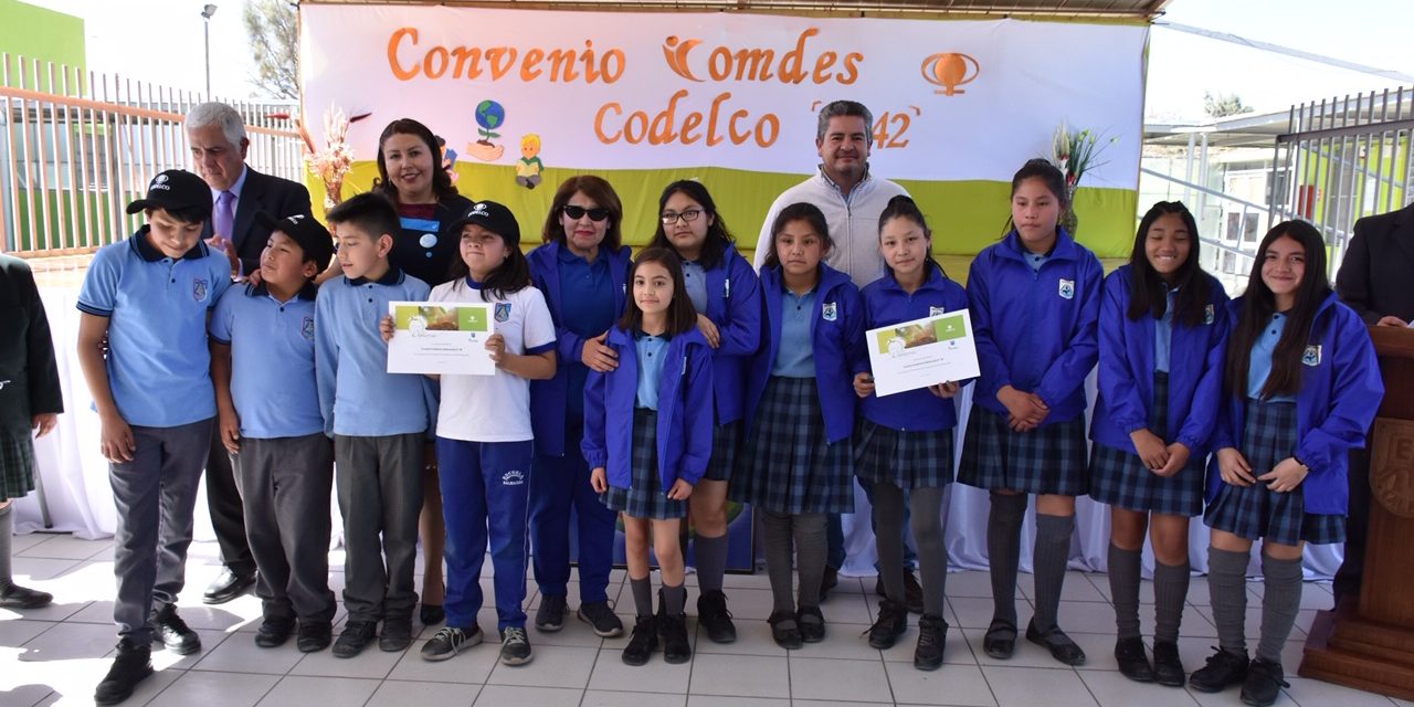 CODELCO DISTRITO NORTE IMPULSÓ FERIA AMBIENTAL EN LA ESCUELA PEDRO VERGARA KELLER