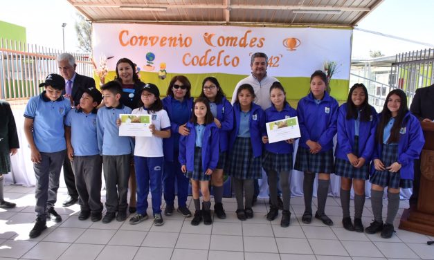 CODELCO DISTRITO NORTE IMPULSÓ FERIA AMBIENTAL EN LA ESCUELA PEDRO VERGARA KELLER