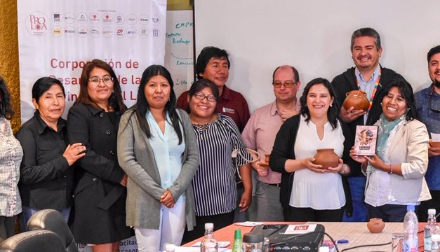 ARTESANOS DE TOCONCE REVITALIZAN EL ARTE DE LA ALFARERÍA