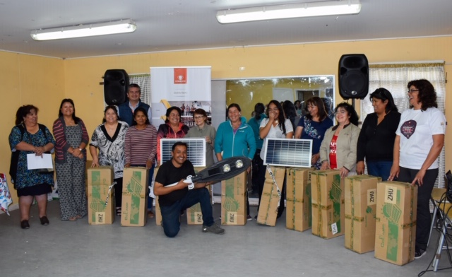 35 NUEVOS POSTES SOLARES ILUMINARÁN ESPACIOS PÚBLICOS EN LA POBLACIÓN FRANCISCO SEGOVIA