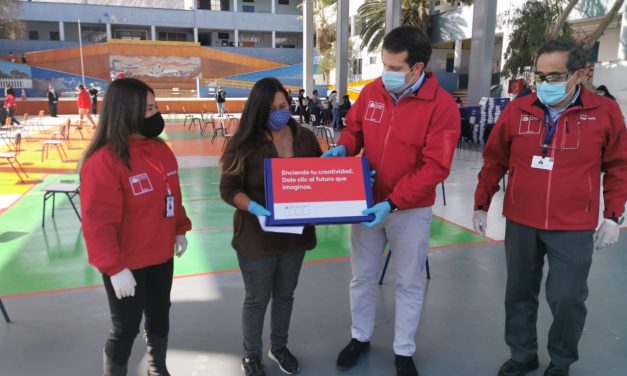 MINEDUC ENTREGA MÁS DE 2 MIL 800 COMPUTADORES A ALUMNOS DE ANTOFAGASTA