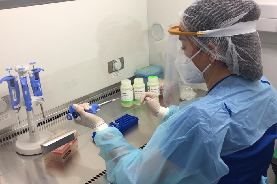 CON 62 MUESTRAS LABORATORIO DE LA UCN INICIARÁ ANÁLISIS PARA DETECTAR COVID-19 EN ANTOFAGASTA
