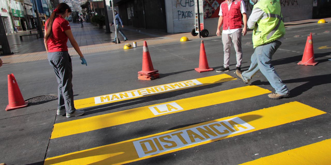 MUNICIPALIDAD IMPLEMENTA MEDIDAS PREVENTIVAS PARA RESPETAR EL DISTANCIAMIENTO SOCIAL EN EL CENTRO DE LA CIUDAD