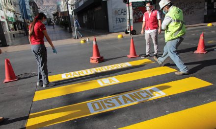 MUNICIPALIDAD IMPLEMENTA MEDIDAS PREVENTIVAS PARA RESPETAR EL DISTANCIAMIENTO SOCIAL EN EL CENTRO DE LA CIUDAD