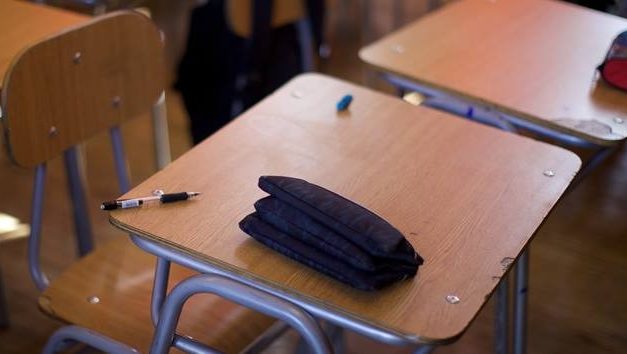 ENVÍO DE SMS, CONTACTO DIRECTO CON FAMILIAS Y REPORTES AUTOMÁTICOS DE AUSENTISMO: LAS 15 PROPUESTAS DE LA MESA DE EXPERTOS PARA PREVENIR LA DESERCIÓN ESCOLAR