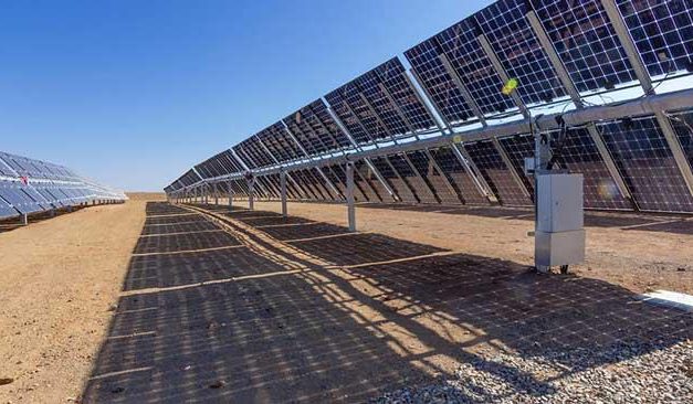 Tecnología Bifacial destaca en eficiencia para la energía solar en la Región de Antofagasta