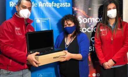 Entregan notebook en apoyo a mujeres emprendedoras de la región