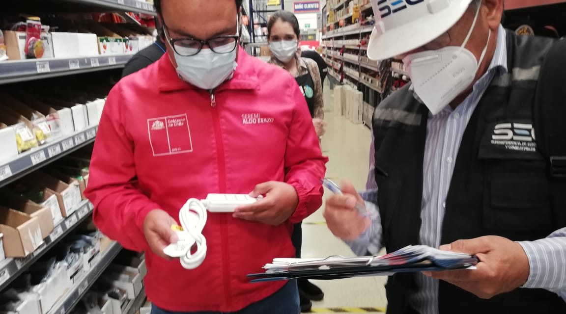 Seremi de Energía y SEC llaman a comprar y utilizar guirnaldas navideñas certificadas