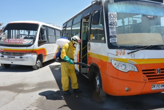 Codelco entregó equipos de sanitización autónomos a microbuseros de Calama