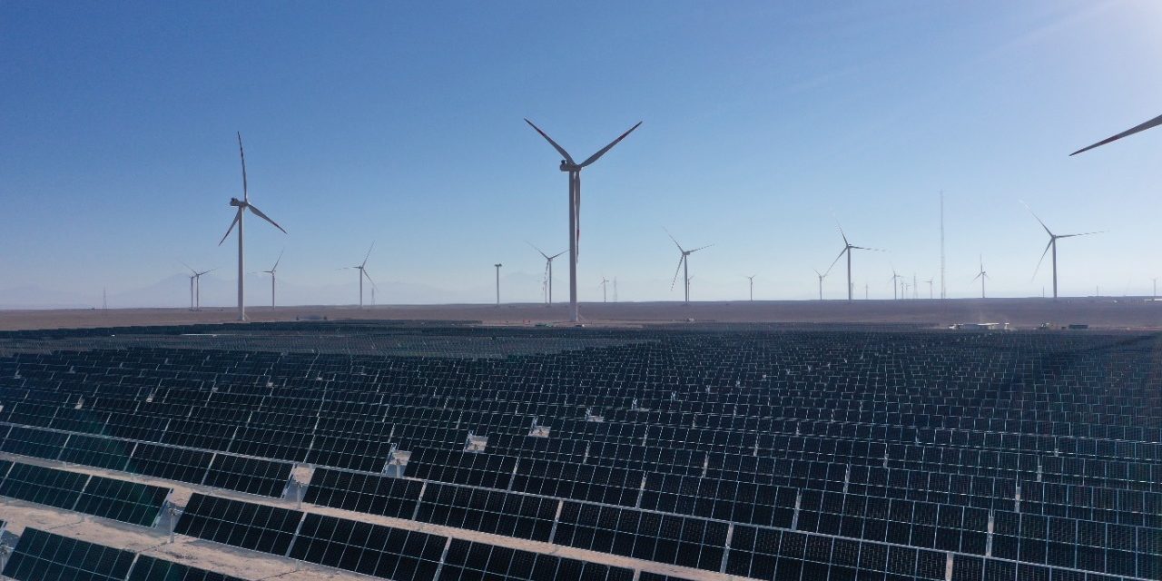 Ministro Jobet sobre el anuncio de Aes Gener para desarrollar un proyecto de hidrógeno verde a gran escala en Chile:  “Seguiremos trabajando para potenciar las inversiones nacionales e internacionales y así construir nuevos polos de progreso en distintas regiones de Chile”