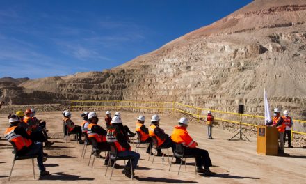 Presidente de Codelco llegó hasta El Salvador a presentar proyecto Rajo Inca