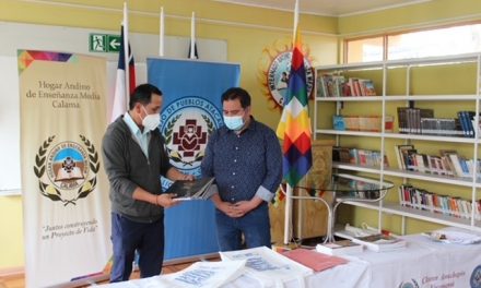 Asociación AIRA Lay Lay dona libro que rescata la cosmovisión Lican Antay al Hogar Andino de Calama