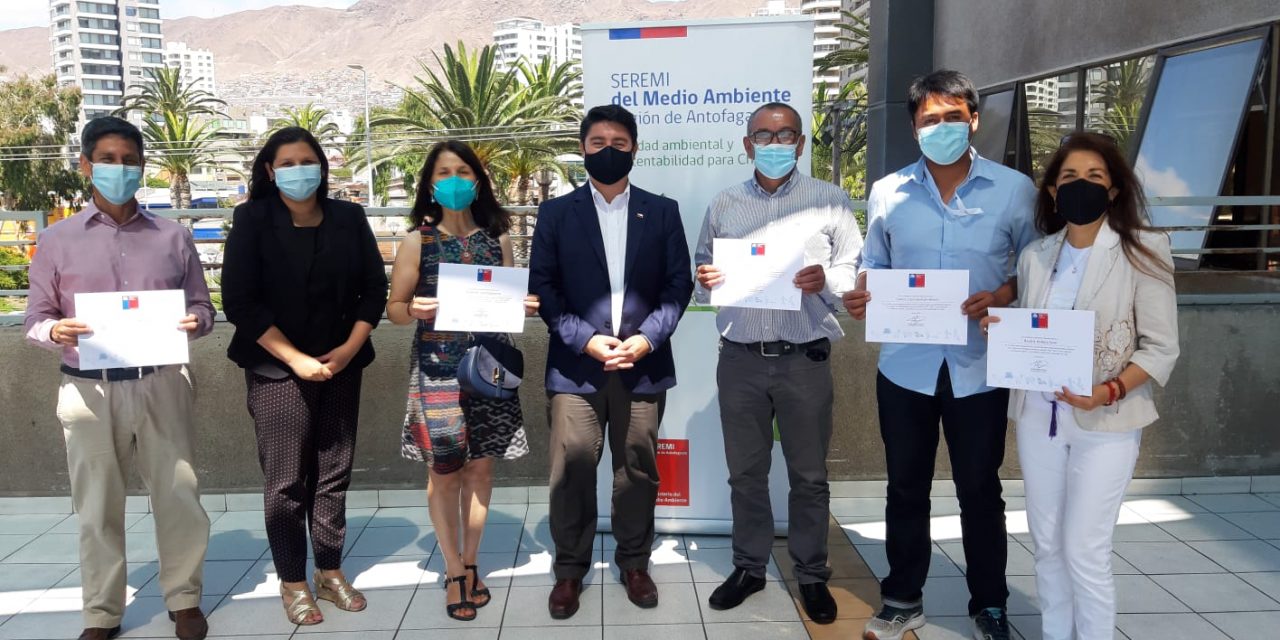 Entregan reconocimiento a miembros del Consejo Consultivo Regional del Medio Ambiente de Antofagasta