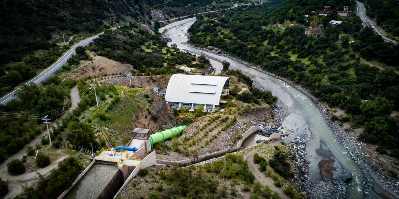 Innergex Energía Renovable y Grupo Komatsu Cummins Chile firman contrato de suministro de energía 100% renovable