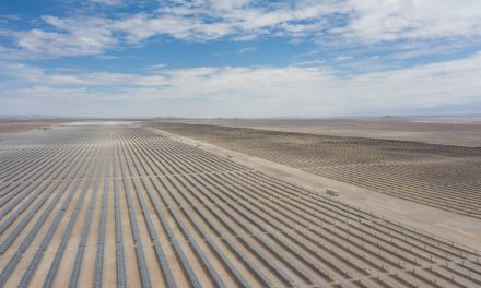 Planta Sol del Desierto (244 MWp) de Atlas Renewable Energy evitará la emisión de CO2 equivalente a 47 mil autos al año