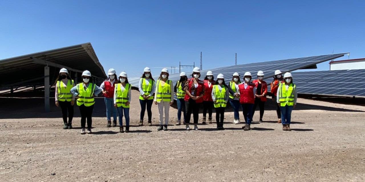 CON VISITA A PLANTA SOLAR EN CALAMA, FINALIZA PROGRAMA DE MENTORÍAS EN ENERGÍAS RENOVABLES PARA MUJERES STEM