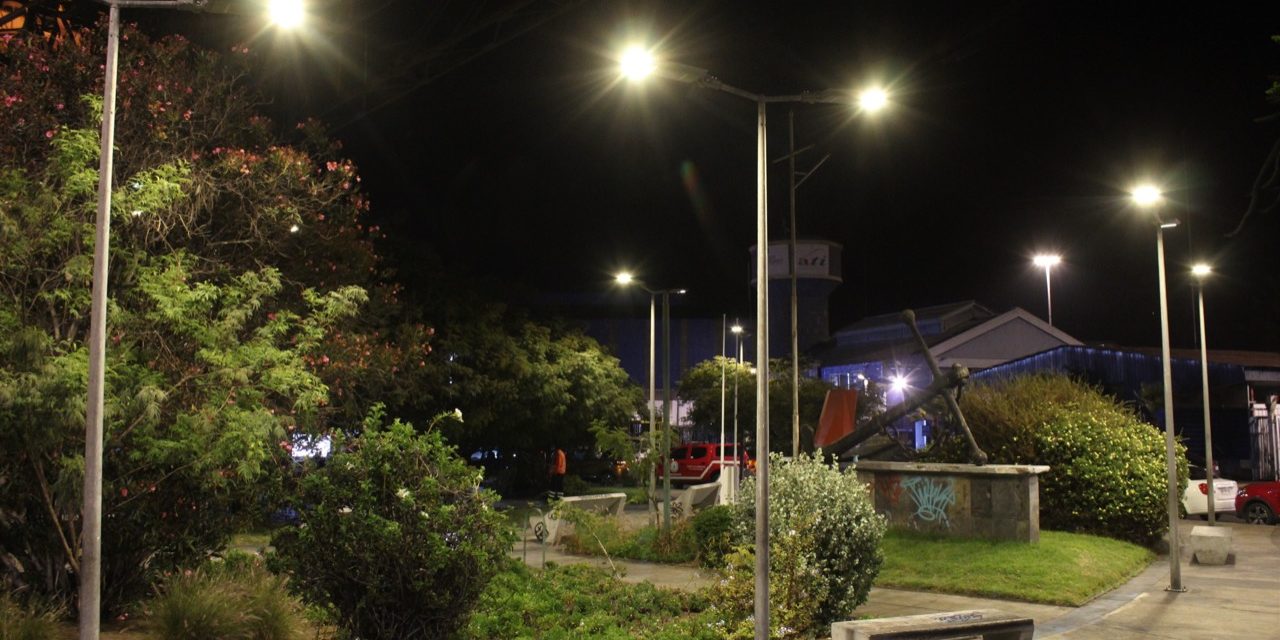 Instalaciones de Puerto Antofagasta cuentan con luminarias solares y respetuosas de los cielos astronómicos