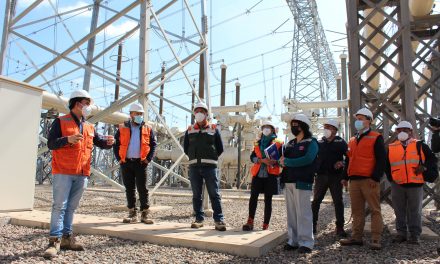 Con visita a subestación eléctrica capacitan a docentes de liceos técnicos-profesionales