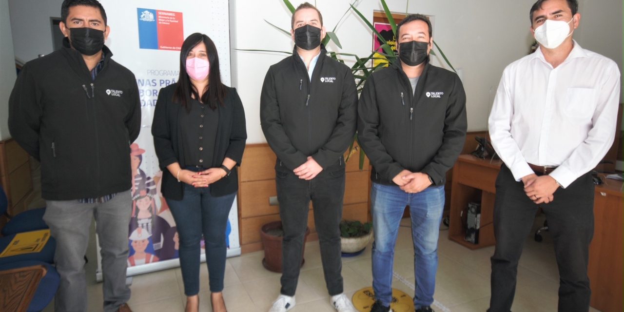 SernamEG y Talento Local ratifican convenio para promover la inserción de mujeres al mundo laboral