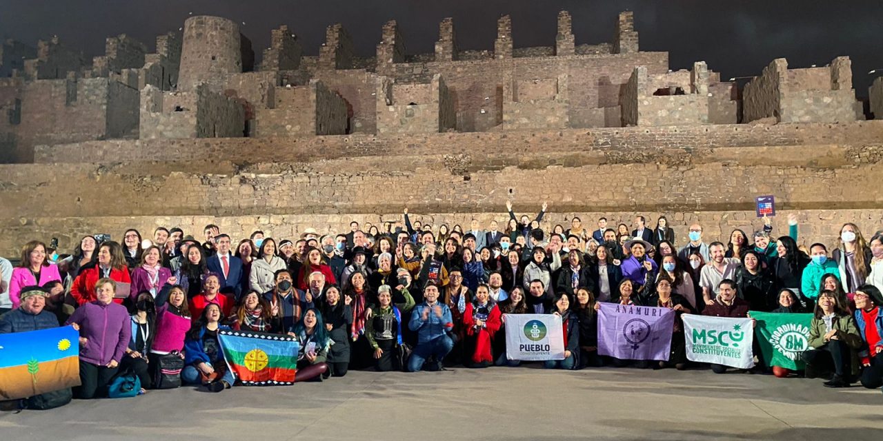 Convención entrega propuesta constitucional en históricas ruinas de Antofagasta