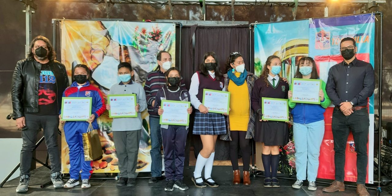 Seremi del Medio Ambiente premia a ganadores del 19° Concurso Regional de Cuentos Ambientales