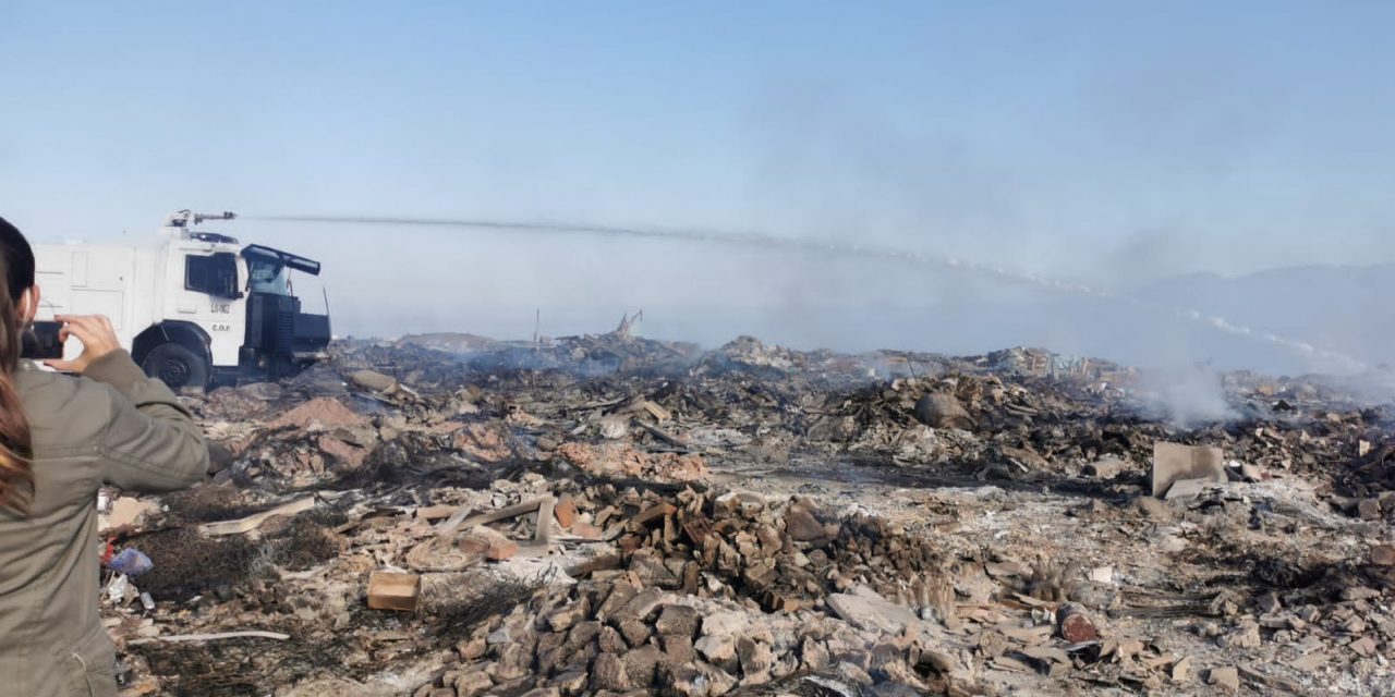 Gobernador confirma combate vía aérea a megaincendio en ex vertedero en La Chimba: Fuego alcanza las 16 hectáreas