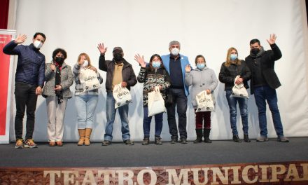 120 familias de Vicuña se capacitan en ahorro de  energía y reciben kits de eficiencia en sus casas