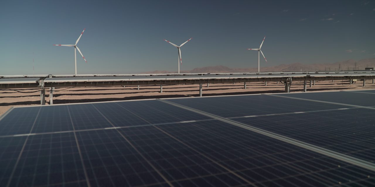 Ministro Pardow en inauguración de Parque Solar Azabache: “Proyectos que logran diversificar los riesgos asociados son muy bienvenidos”