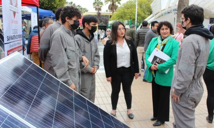 Colegios y centros de formación superior de la Región de Coquimbo desplegaron sus conocimientos en el desarrollo energético