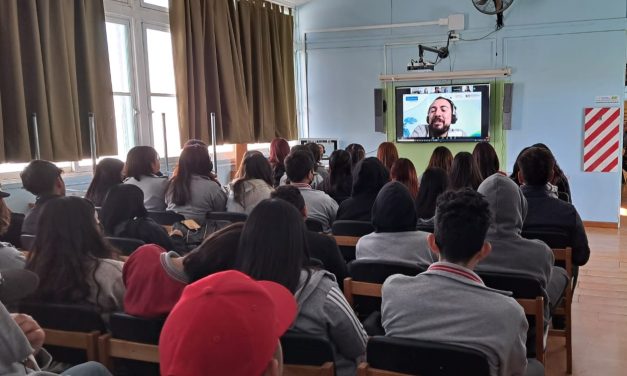 Generadora Metropolitana lanza iniciativa para repensar el consumo energético junto a estudiantes de María Elena