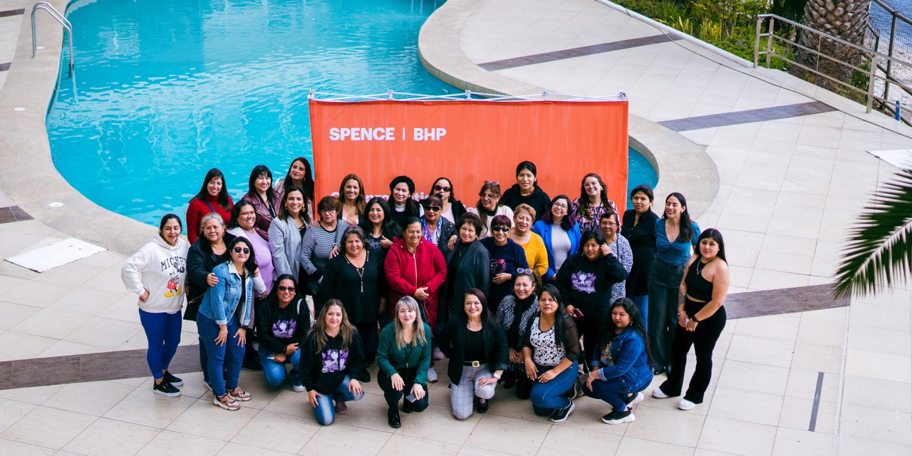 44 vecinas de Baquedano y Sierra Gorda participarán en la tercera versión de “Mujeres en Red”