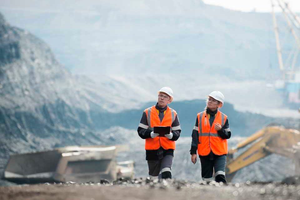 MINERÍA REGIONAL, IMPULSO AL EMPLEO LOCAL Y DESARROLLO SOSTENIBLE