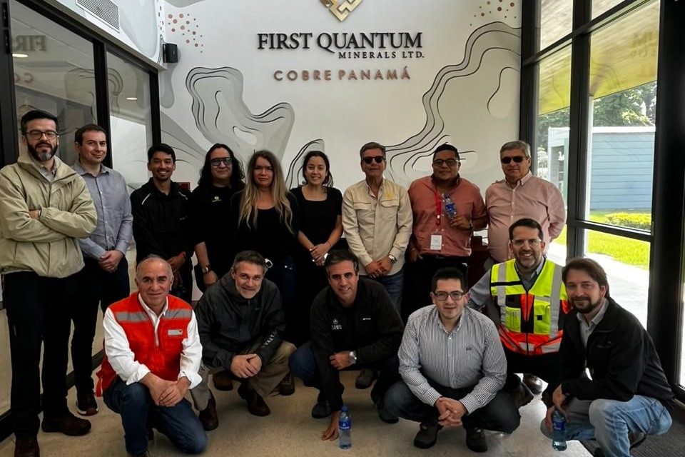 Mina Cobre Panamá recibe a delegación de 13 empresas de ProChile Antofagasta