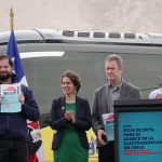 Ministros de Energía y Transportes entregaron al Presidente Gabriel Boric la Hoja de Ruta para el Avance de la Electromovilidad