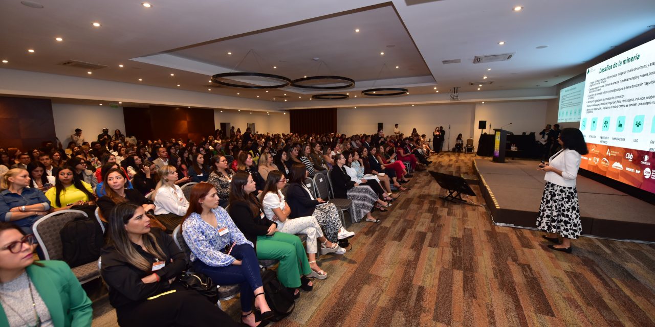 MUJERES Y HOMBRES UNIDOS EN LA CONSTRUCCIÓN  DE UNA MINERÍA MÁS EQUITATIVA