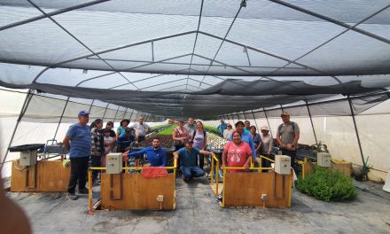 Agricultores de la comuna de San Pedro de Atacama profundizan conocimientos en hidroponía a través de una capacitación