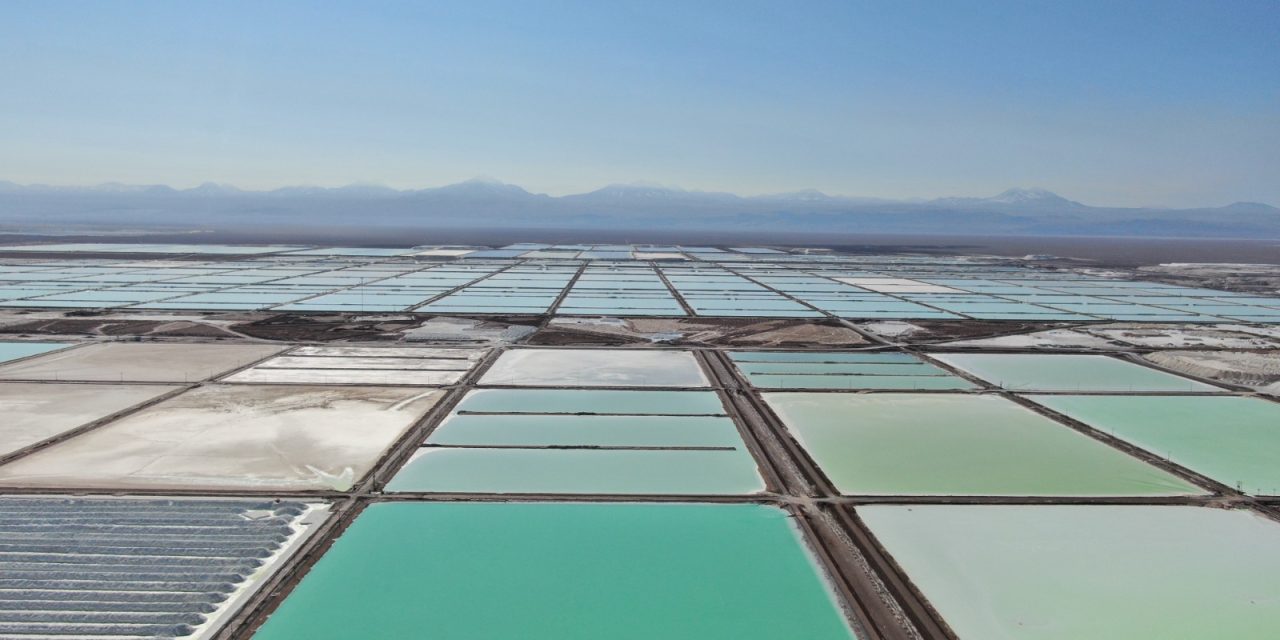 Benchmark reconoce a SQM como “líder de la industria” en su Índice de Sostenibilidad de Litio