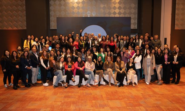 Minera Centinela firma compromiso por la equidad de género y la conciliación laboral, familiar y personal